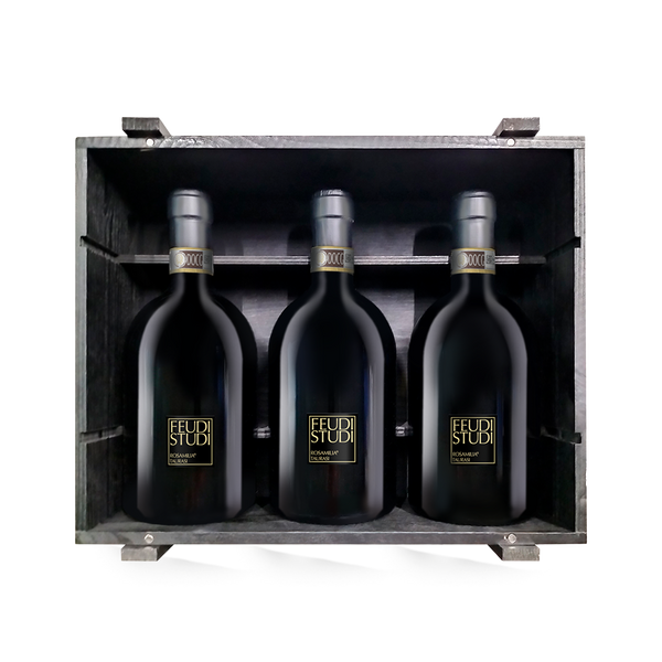 Offre 3 bouteilles : dégustation verticale Feudi Studi Rosamilia Taurasi 2014-2016-2018 + caisse bois d’origine